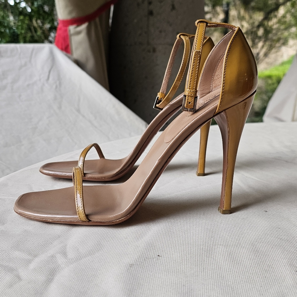 ALAÏA - Patent Leather Stiletto Sandal - NEVER WORN - Picture 5 of 11